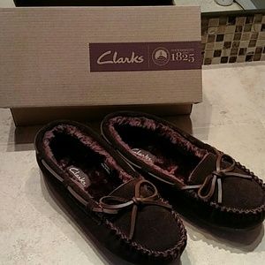 Clarks Sz 8 Brown Suede Fur Moccasins NEW